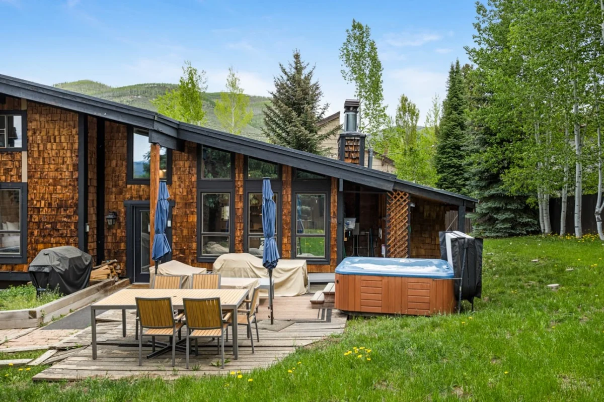 West Vail Home - Hot Tub, Fireplace & Steps to Bus #24