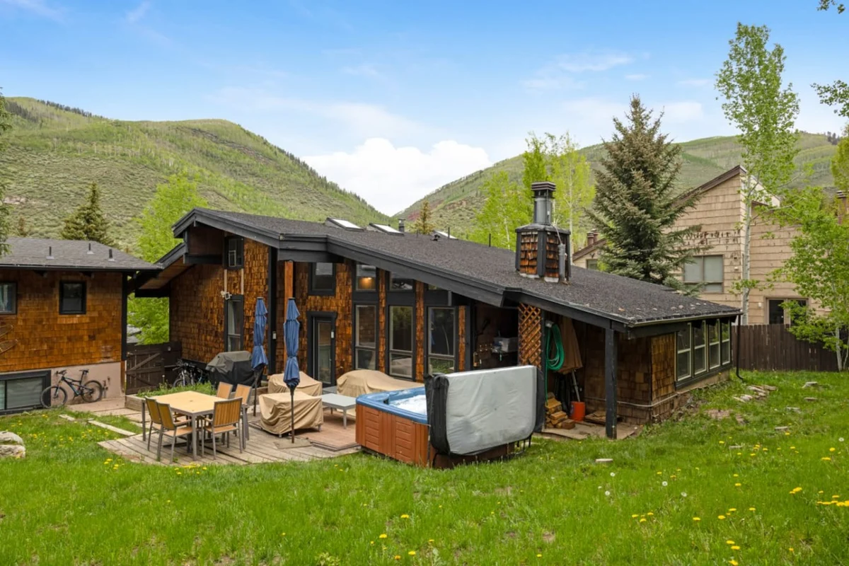 West Vail Home - Hot Tub, Fireplace & Steps to Bus #14