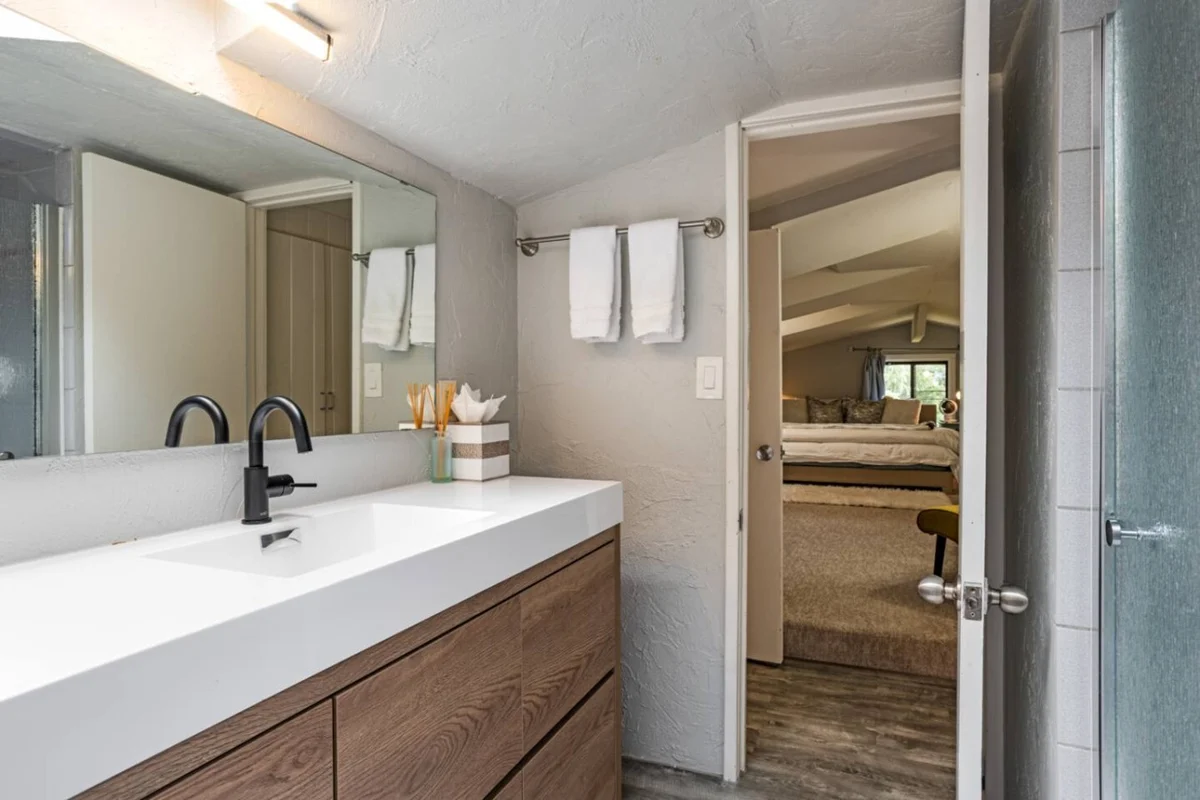 West Vail Home - Hot Tub, Fireplace & Steps to Bus #7