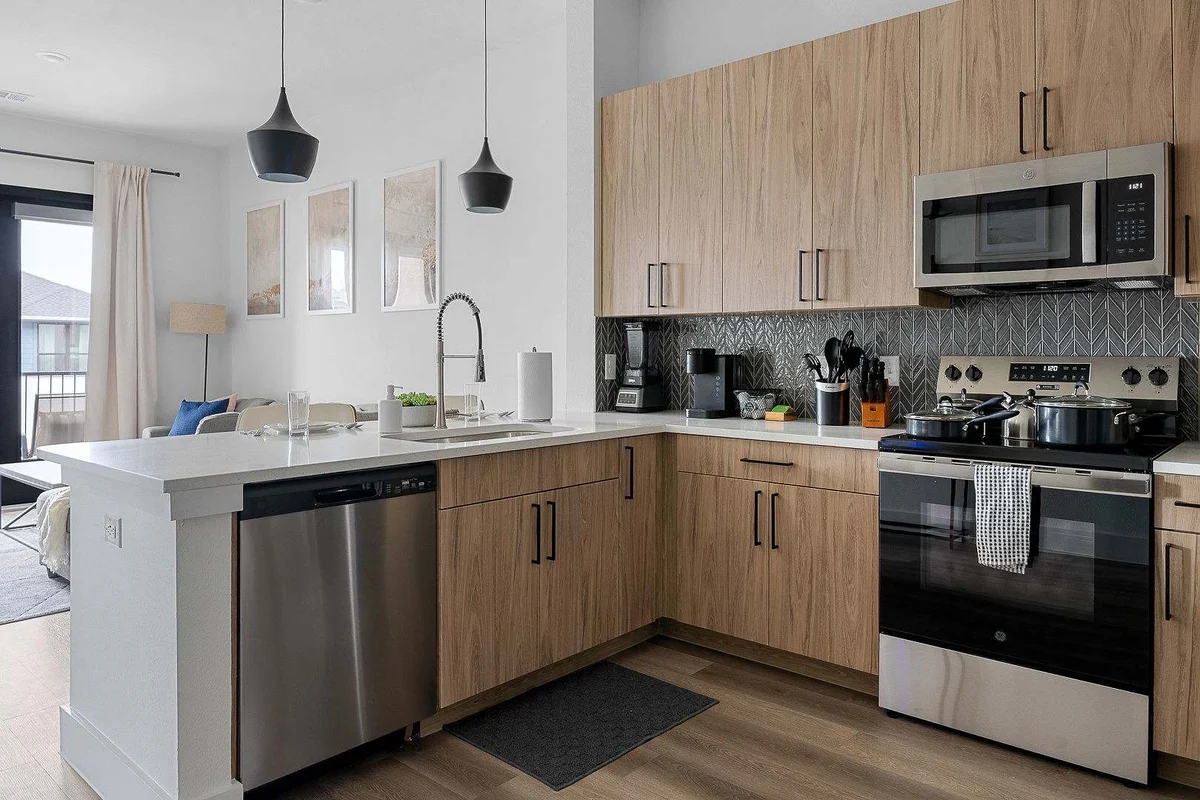 Apartment property photo 3