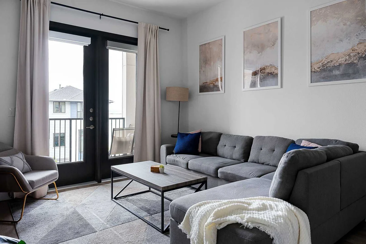 Apartment property photo 2