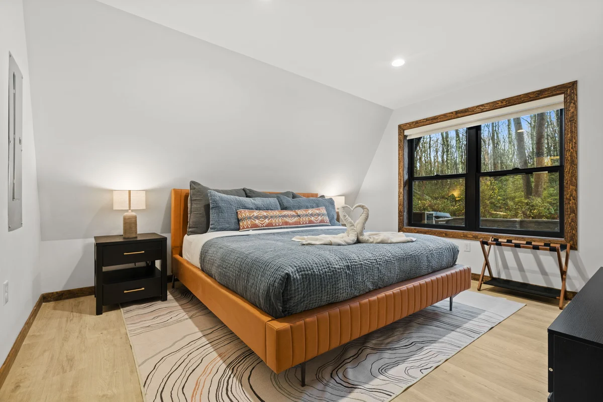Bedroom 1 image 1