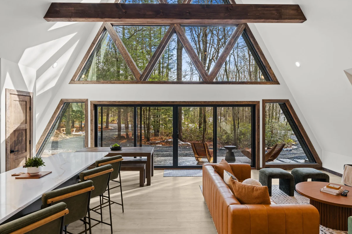 Home in New York property photo 4