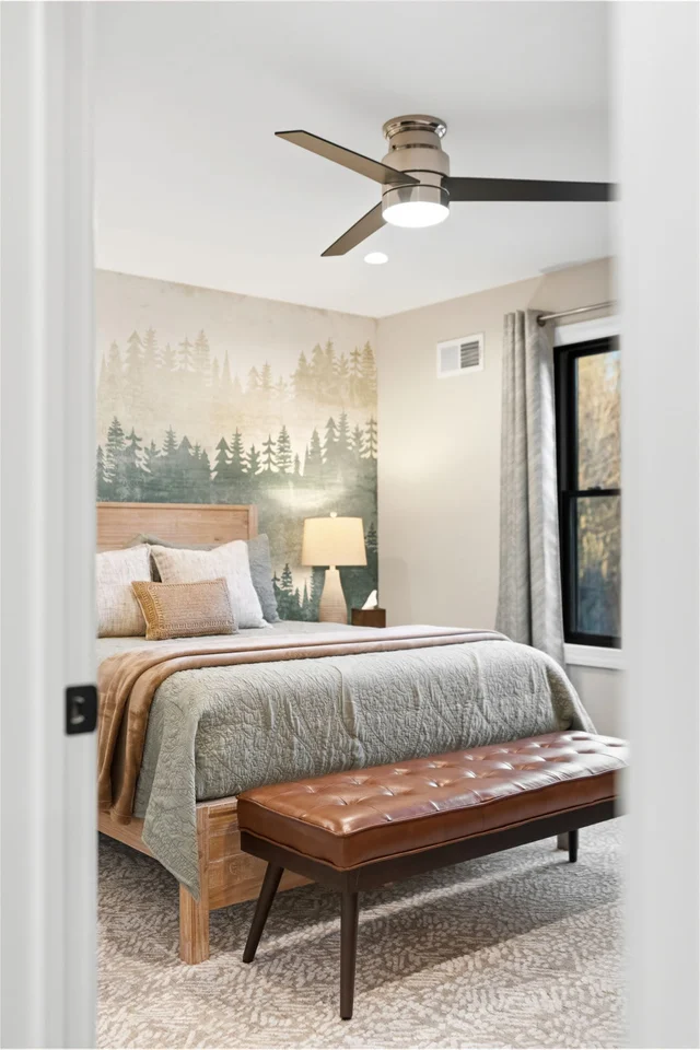 Bedroom 6 image 1