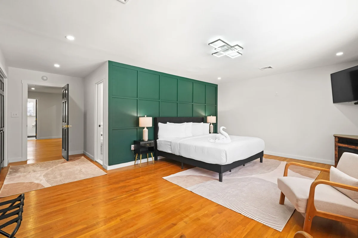 Bedroom 1 image 1