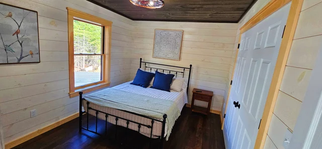 Bedroom 1 image 1