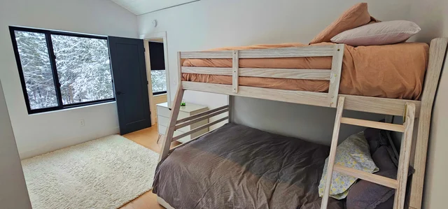 Bedroom 3 image 1
