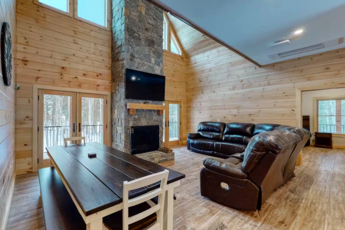Home in Beaver Cove property photo 4