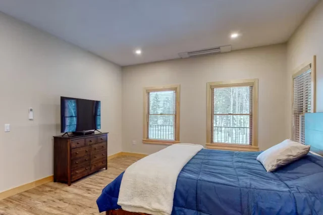 Bedroom 1 image 1