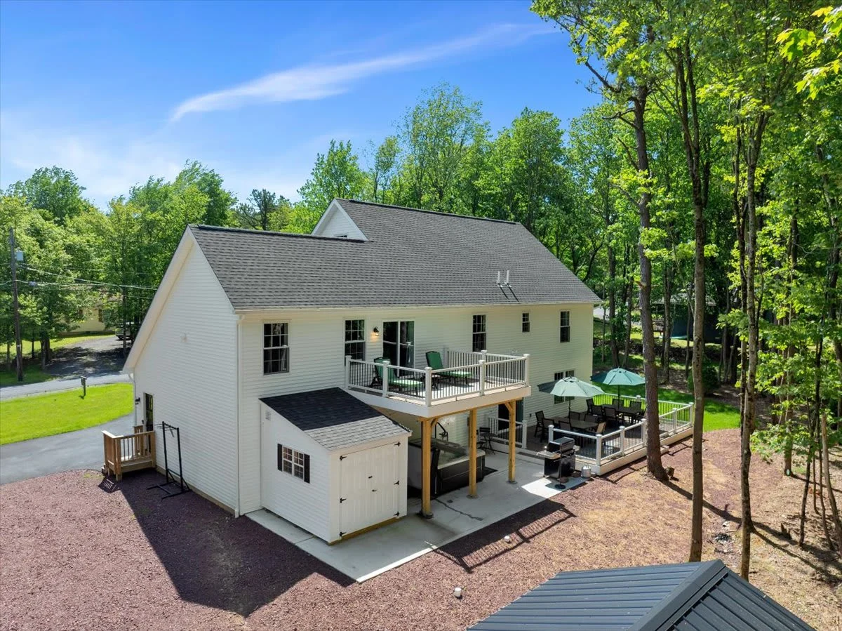 Home in Palmerton property photo 3