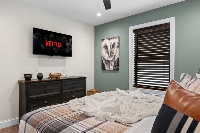 Bedroom image 1