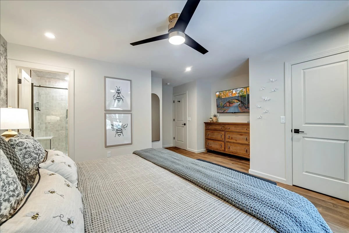 Bedroom image 1