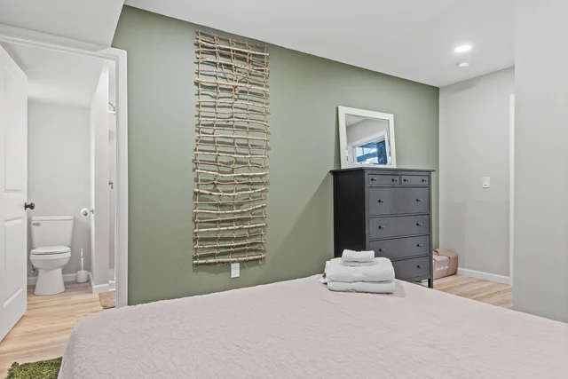Bedroom image 1