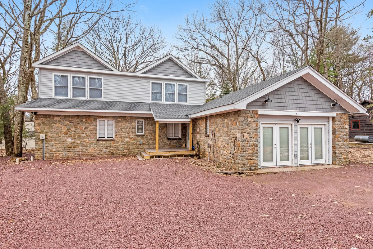 Home in Palmerton property photo 2