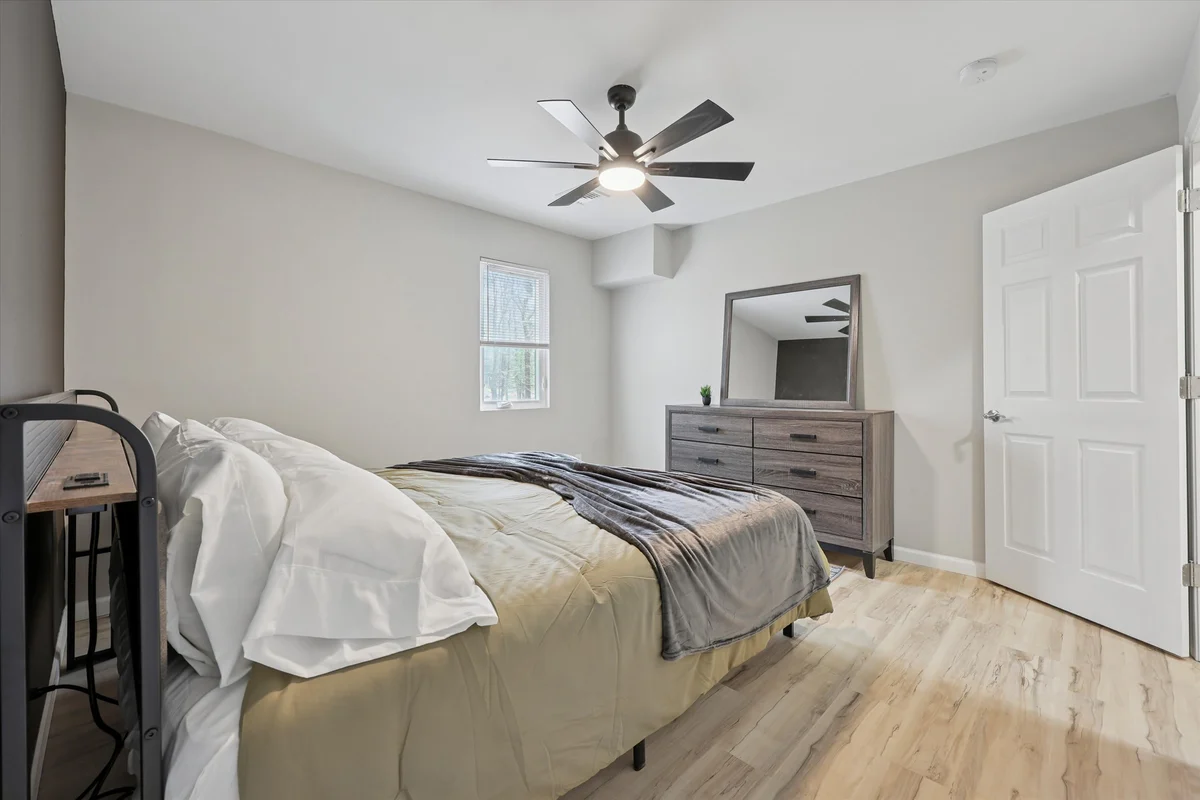 Bedroom image 1