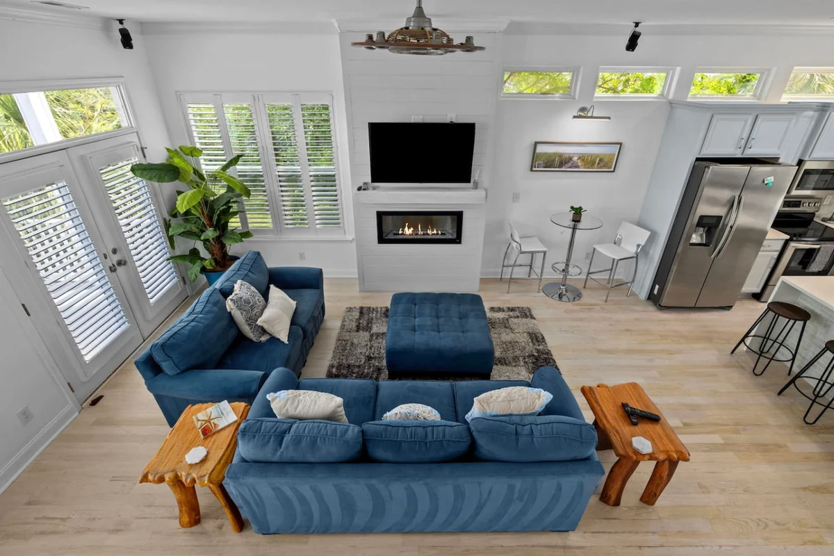Golf, Fish, Shop! Modern home with Heated Pool, Hot Tub and Elevator #57