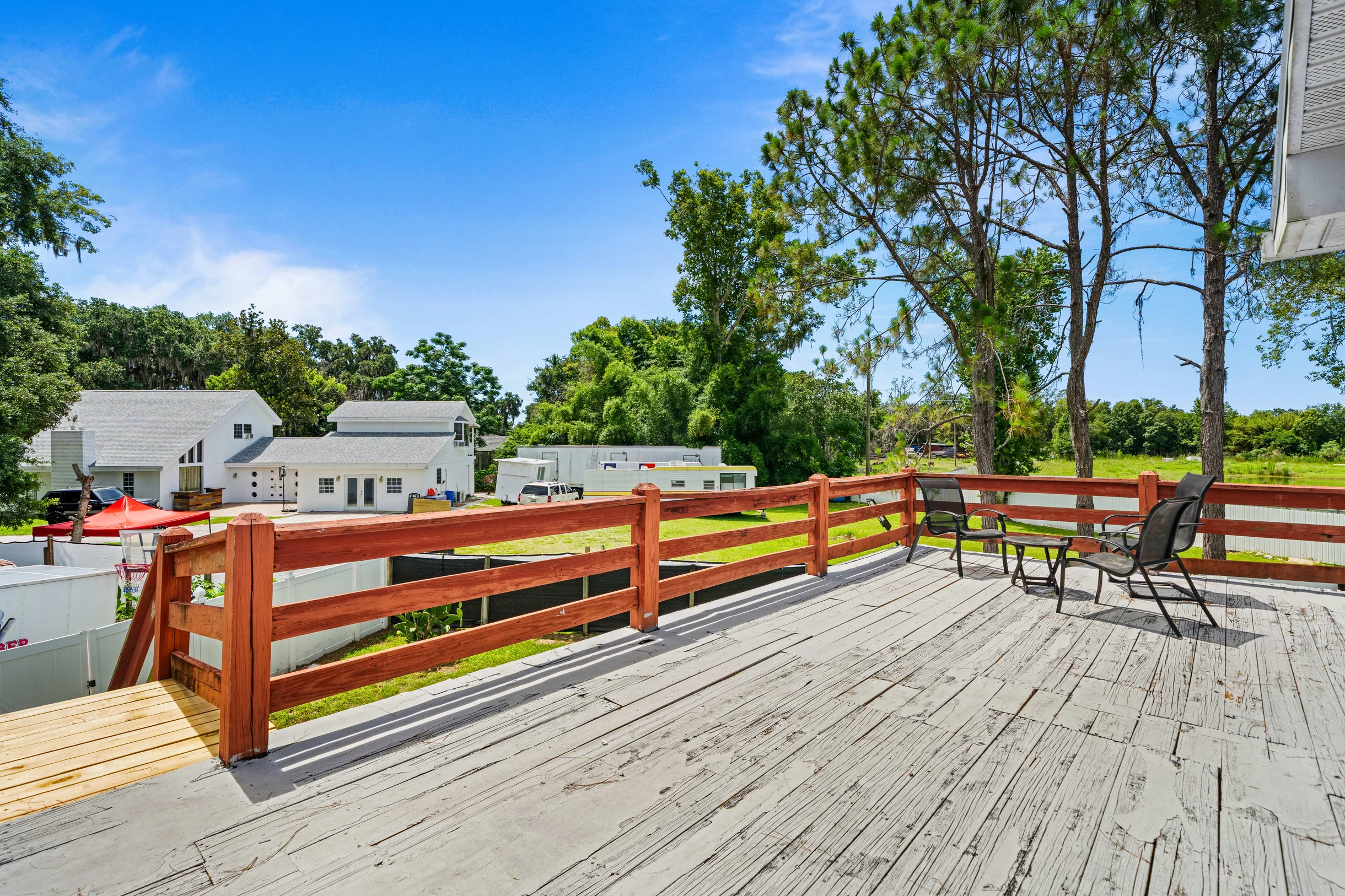 1110 East Lakeshore blvd Upstairs #2