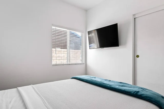Bedroom 3 image 1