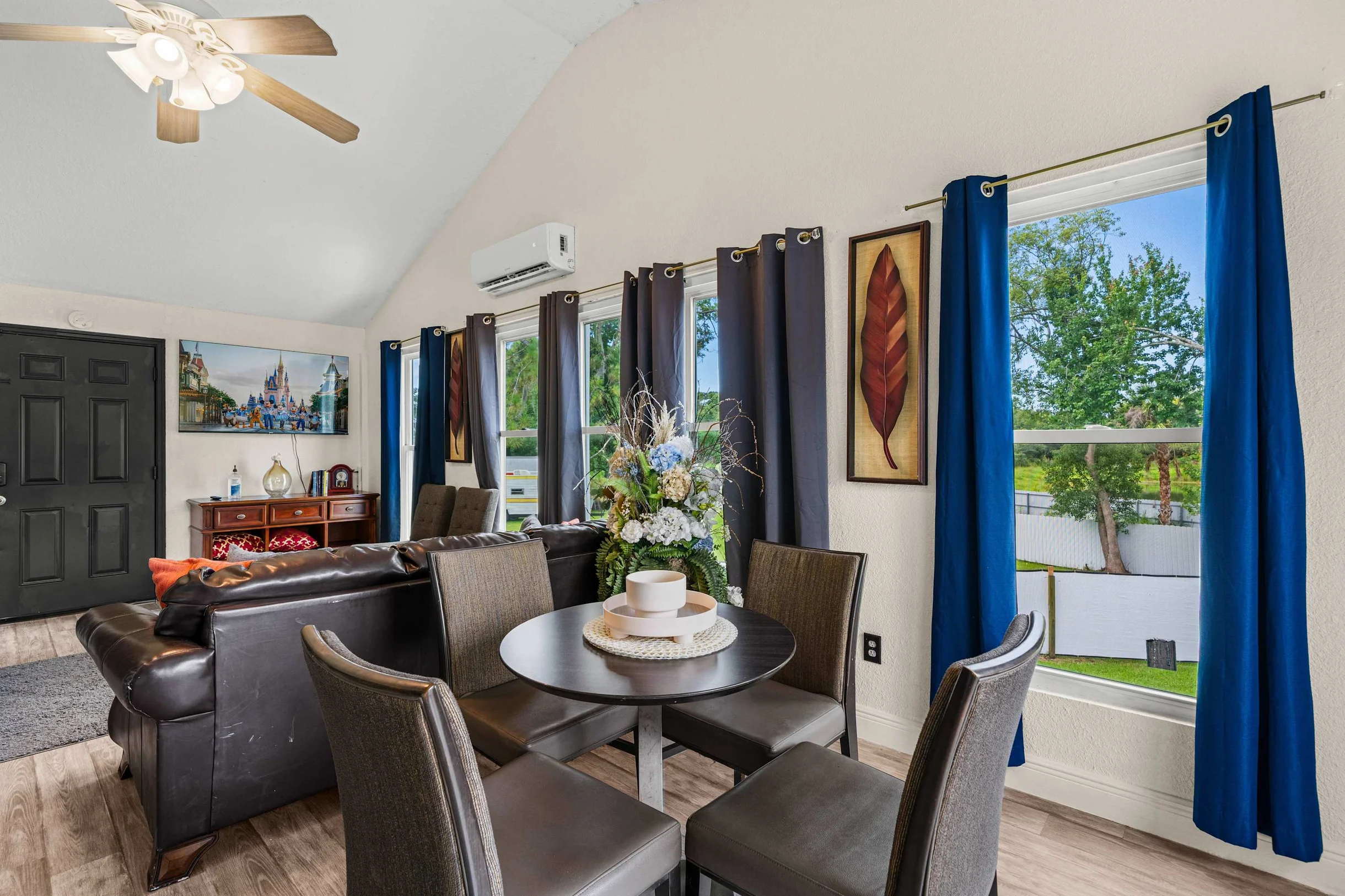 1110 East Lakeshore blvd Upstairs #4