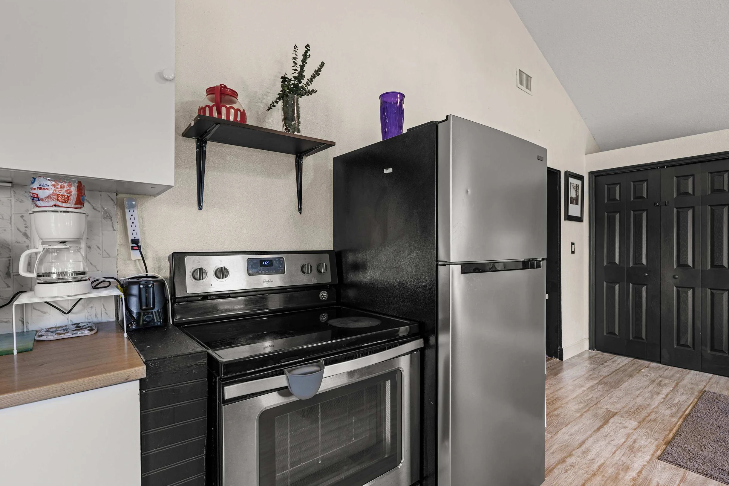 1110 East Lakeshore blvd Upstairs #23