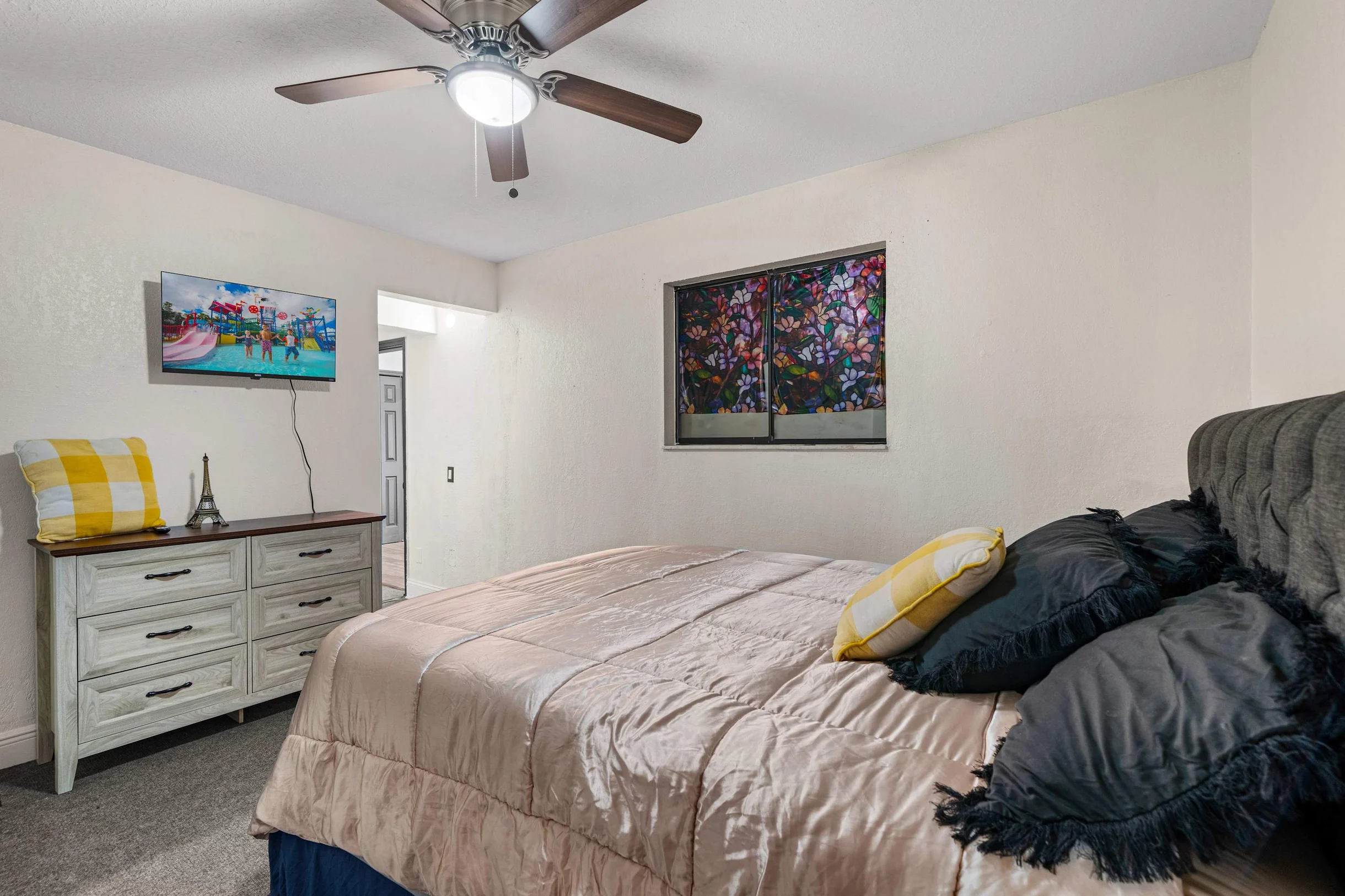 1110 East Lakeshore blvd Upstairs #20