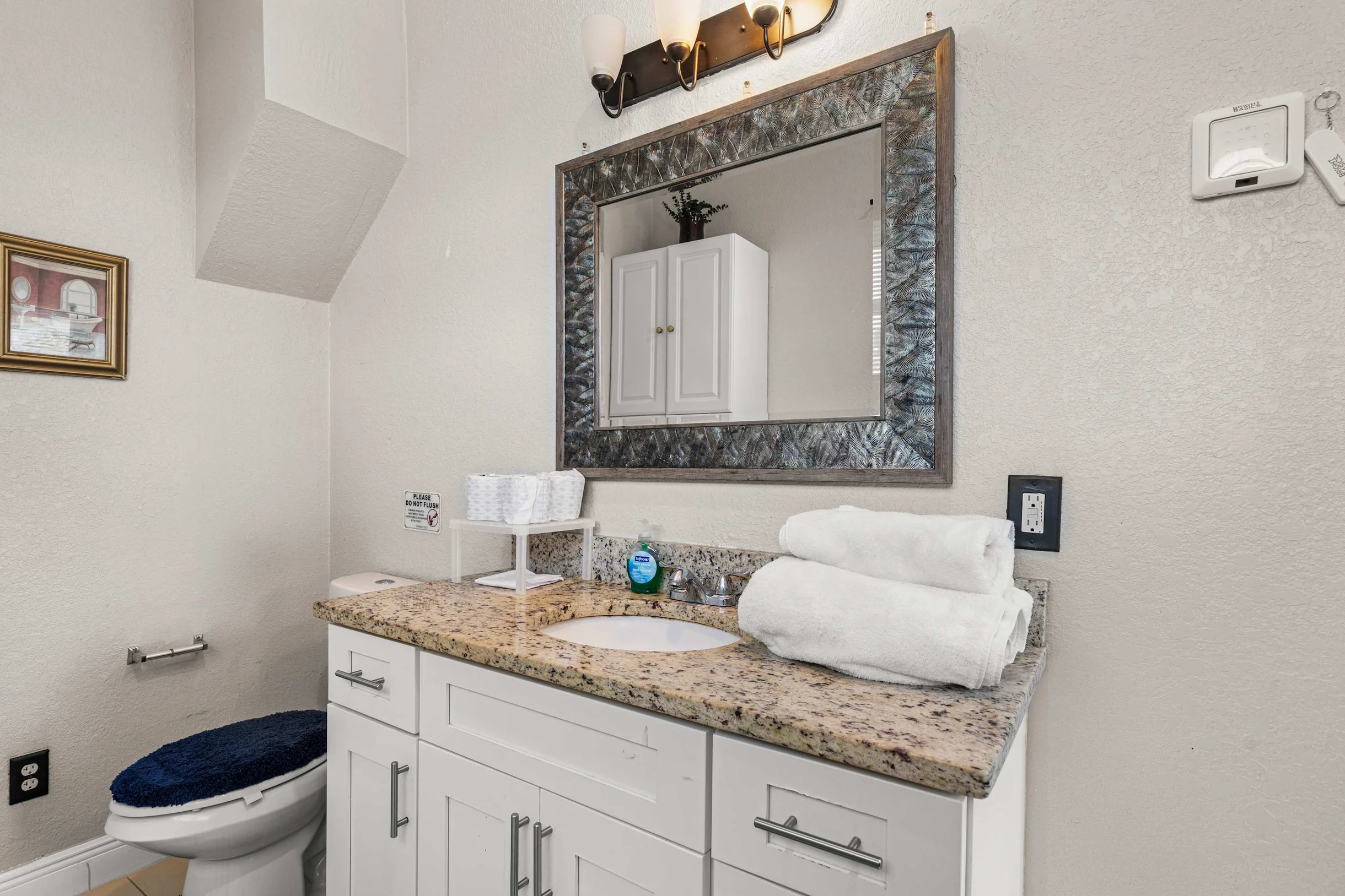 1110 East Lakeshore blvd Upstairs #44