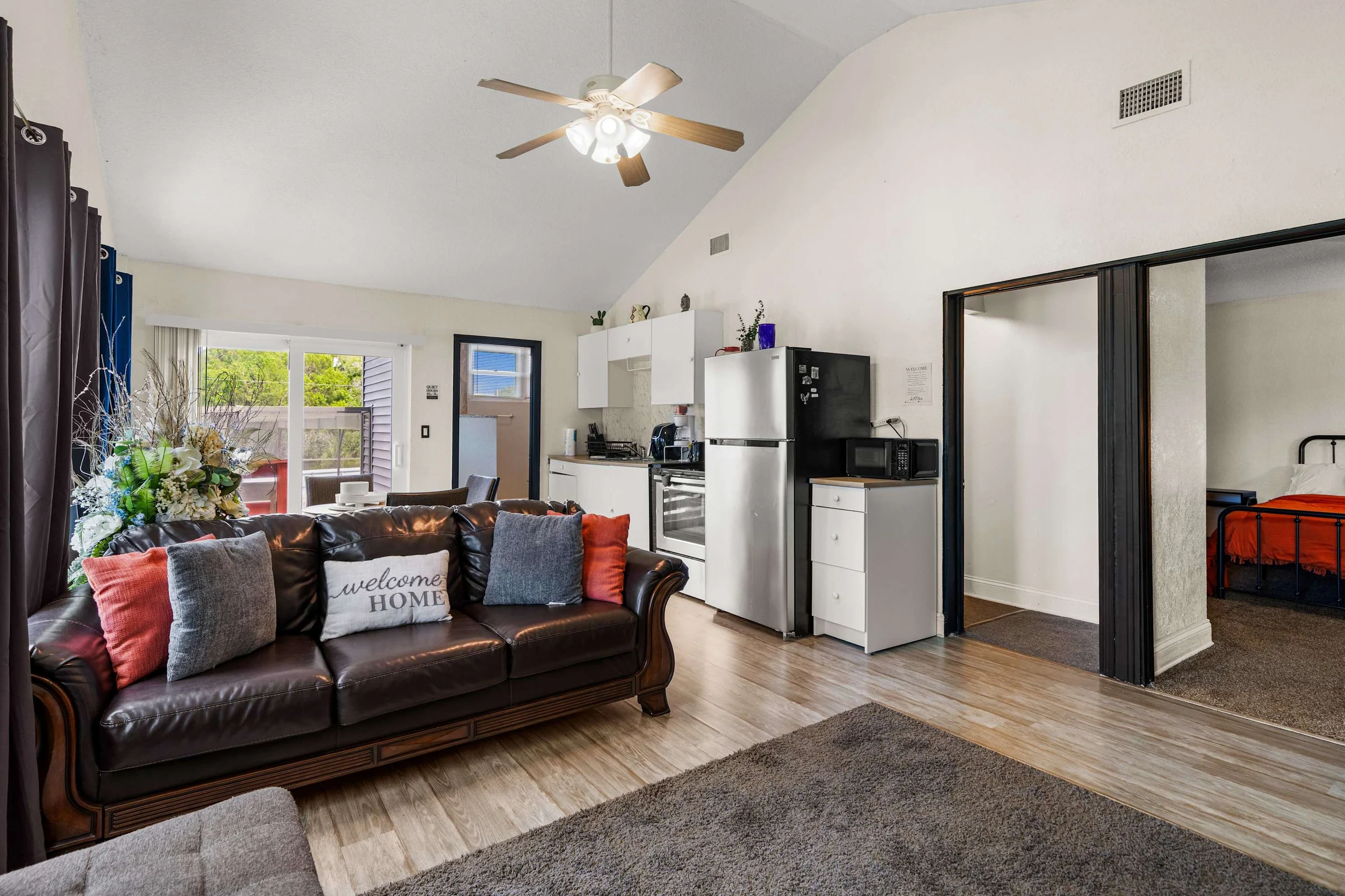 1110 East Lakeshore blvd Upstairs #10