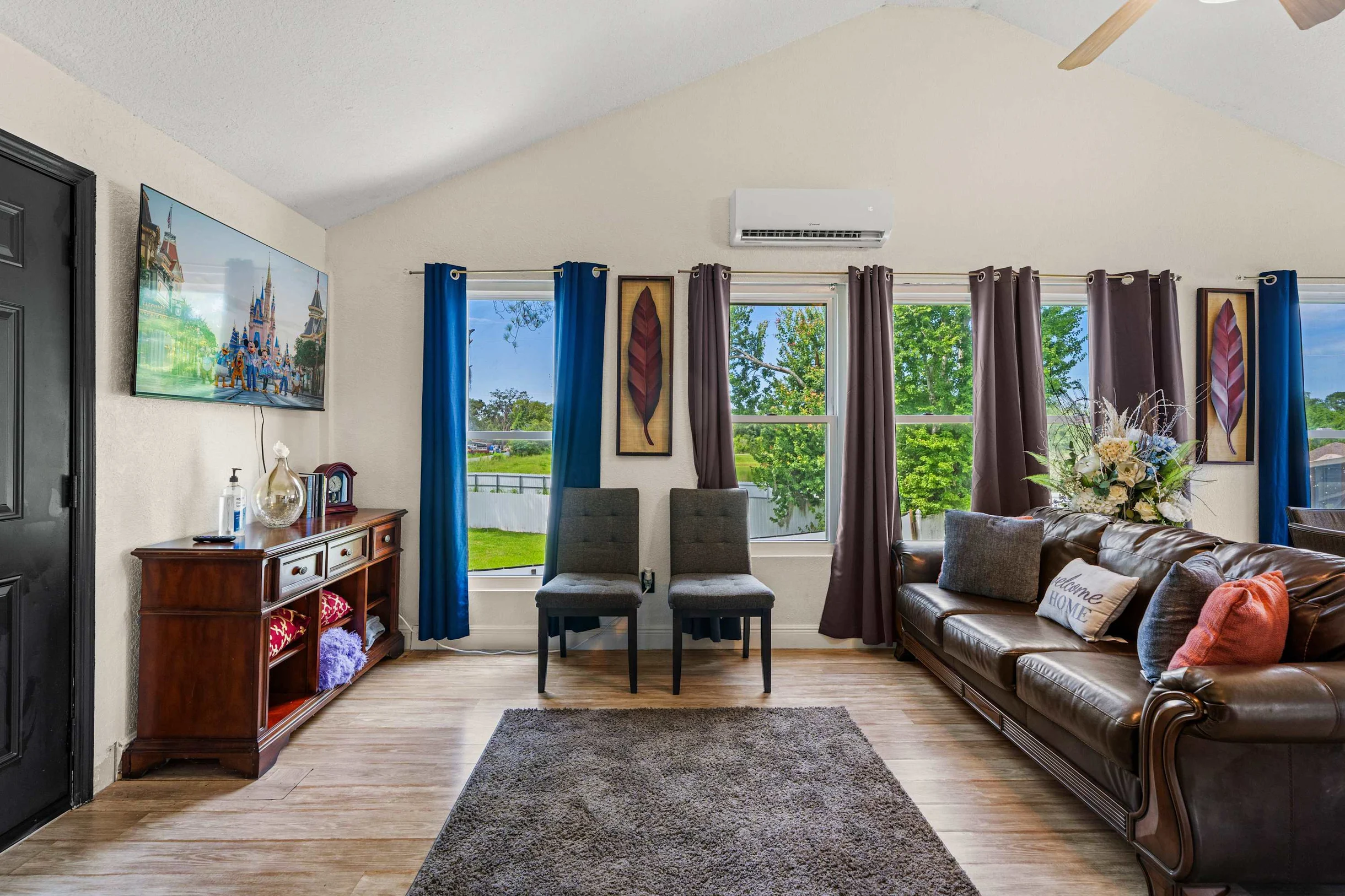 1110 East Lakeshore blvd Upstairs #18
