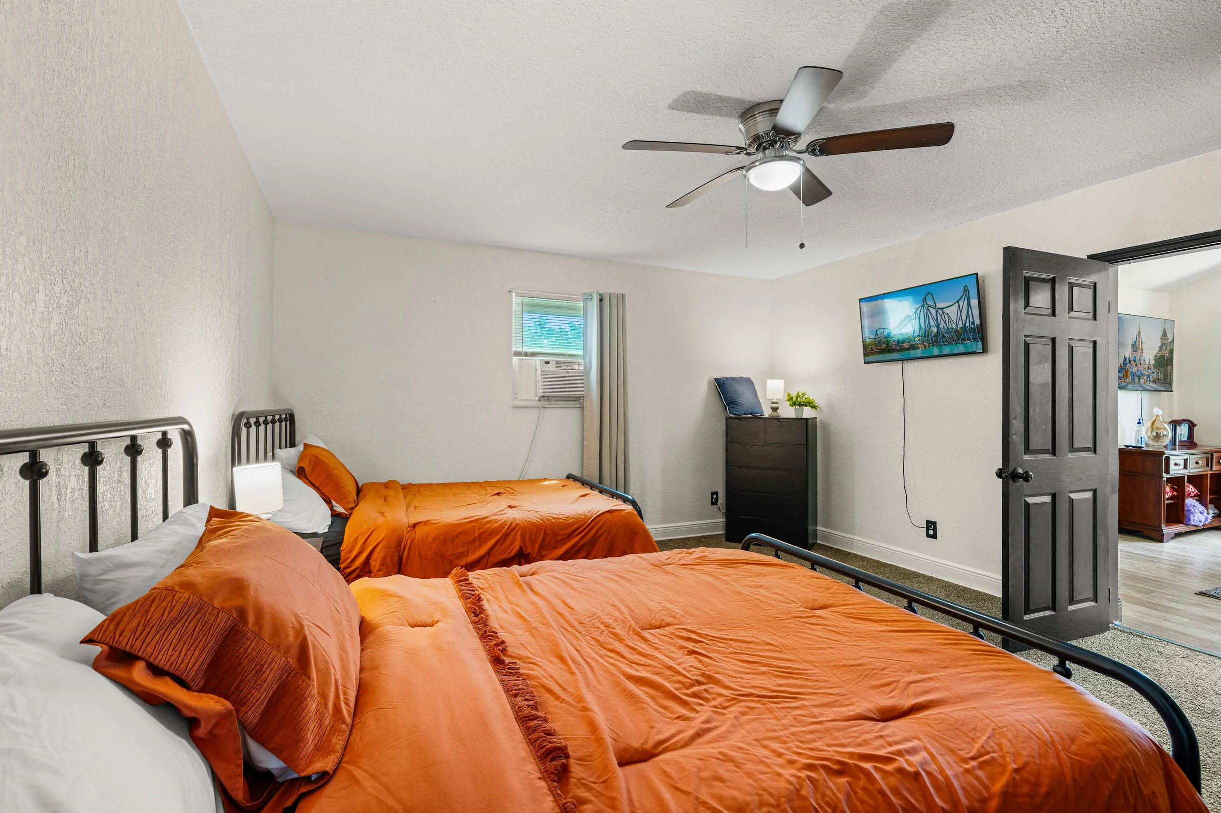1110 East Lakeshore blvd Upstairs #31