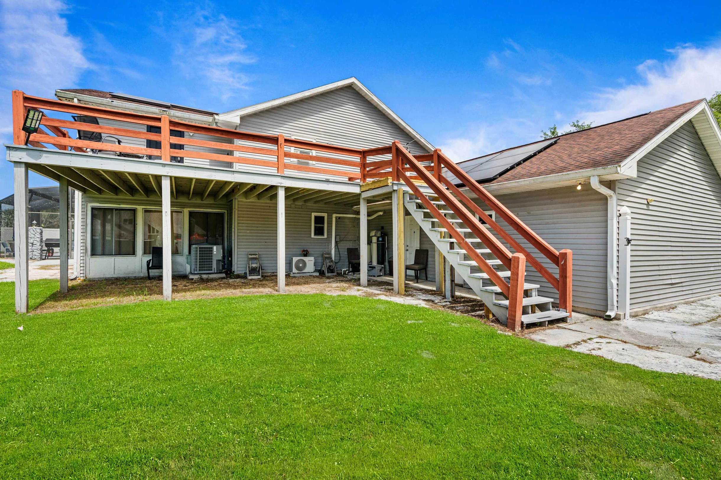 1110 East Lakeshore blvd Upstairs #36