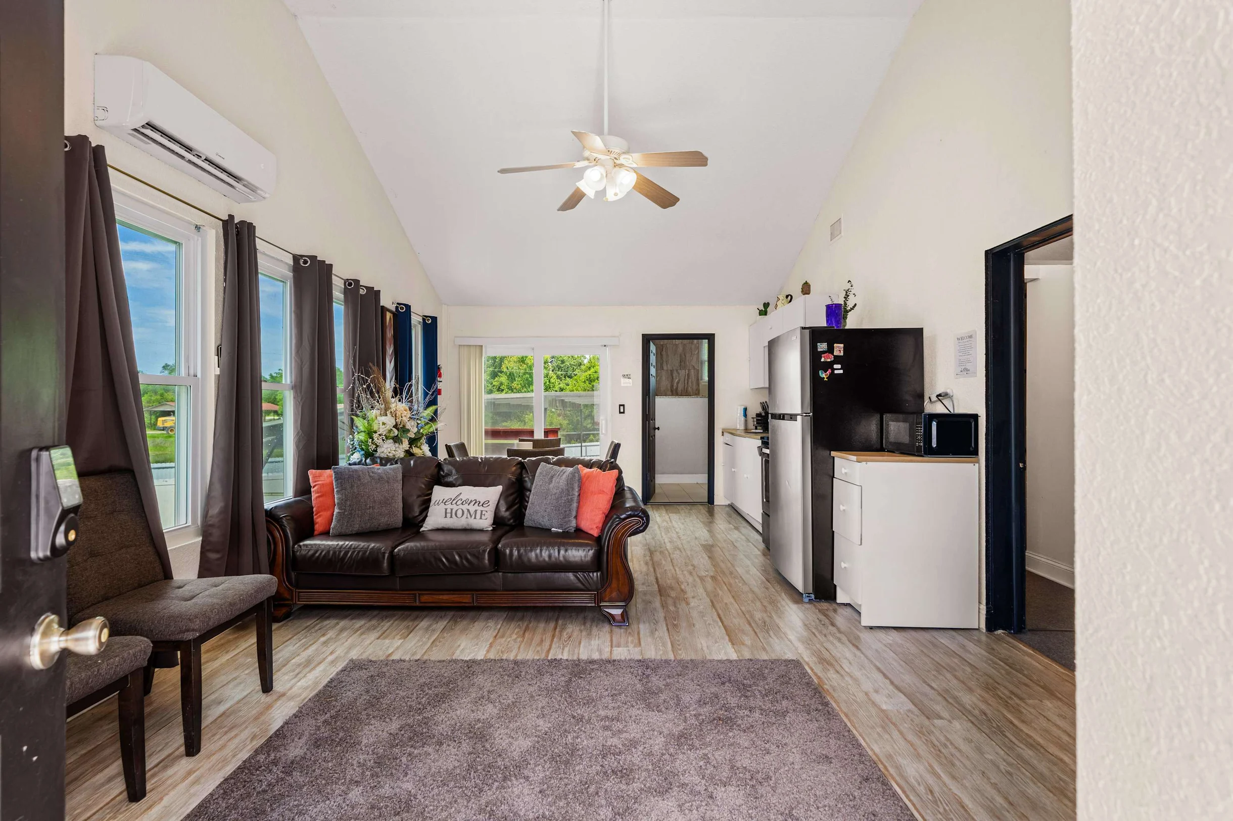 1110 East Lakeshore blvd Upstairs #16