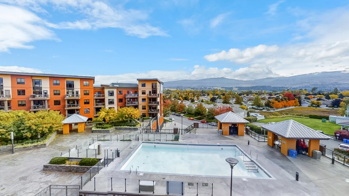 Home in Kelowna property photo 3