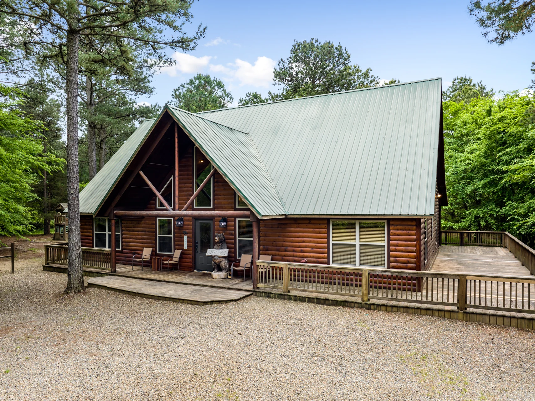 Hi Bear Nation Lodge – 5 Bedroom Vacation Rental in Broken Bow, OK
