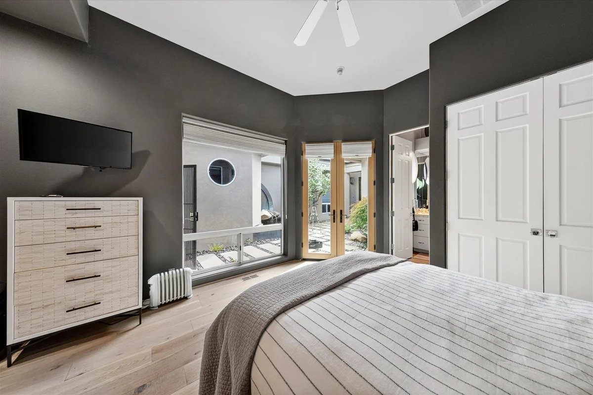 Bedroom 3 image 1