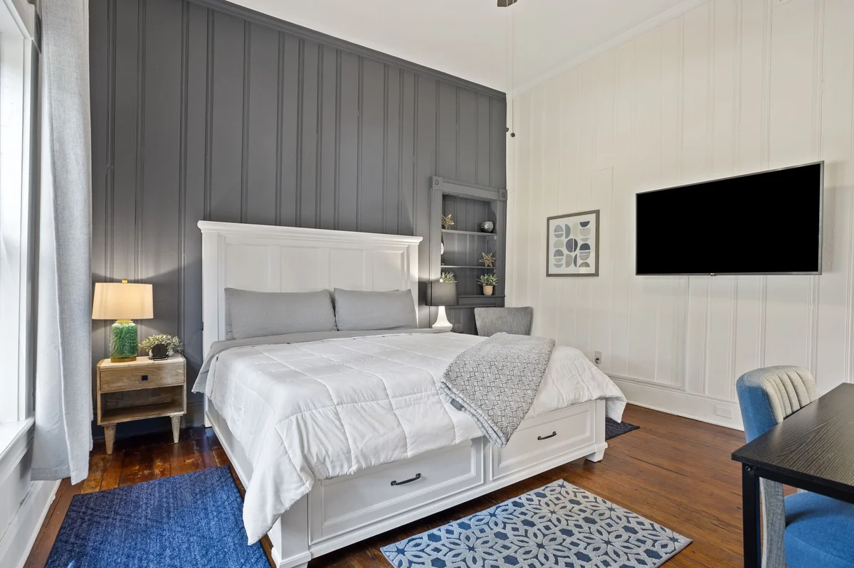 Bedroom 1 image 1