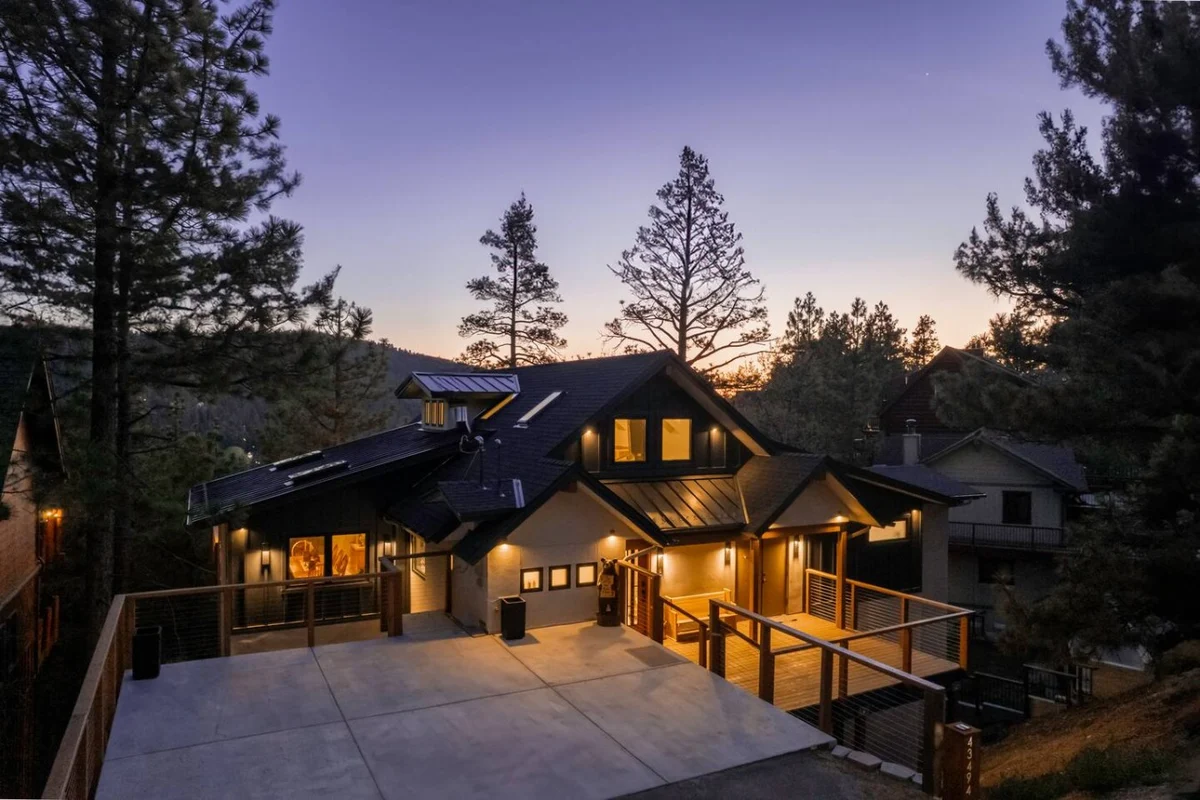 Pine & Paw | Hot Tub, Sauna, Games, Views, Piano #23