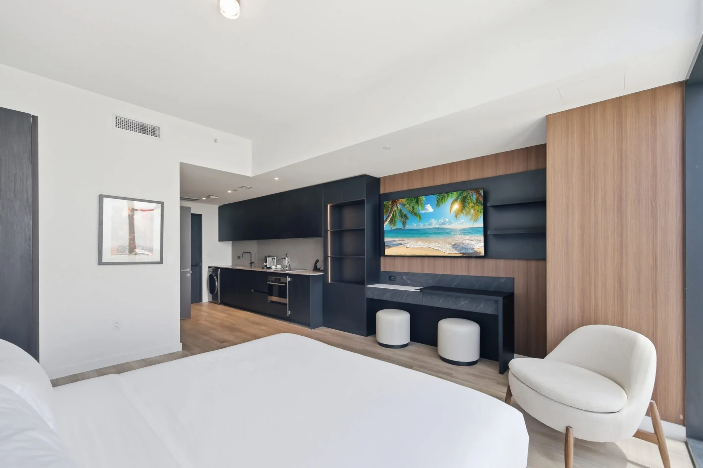 Condo in Miami property photo 3