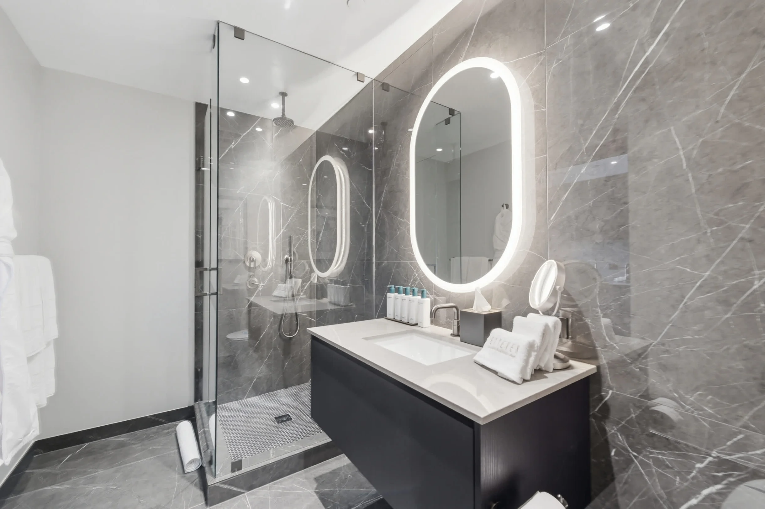 Condo in Miami property photo 2