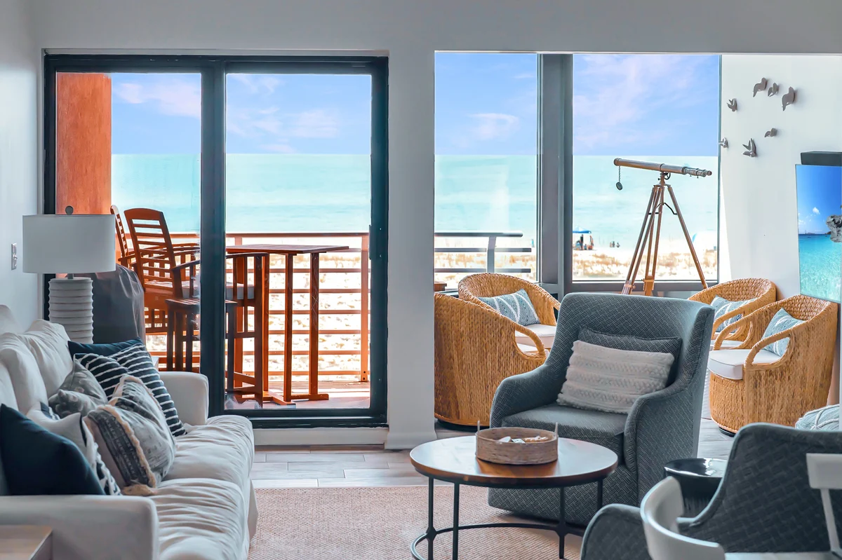 Condo in Pensacola Beach property photo 2