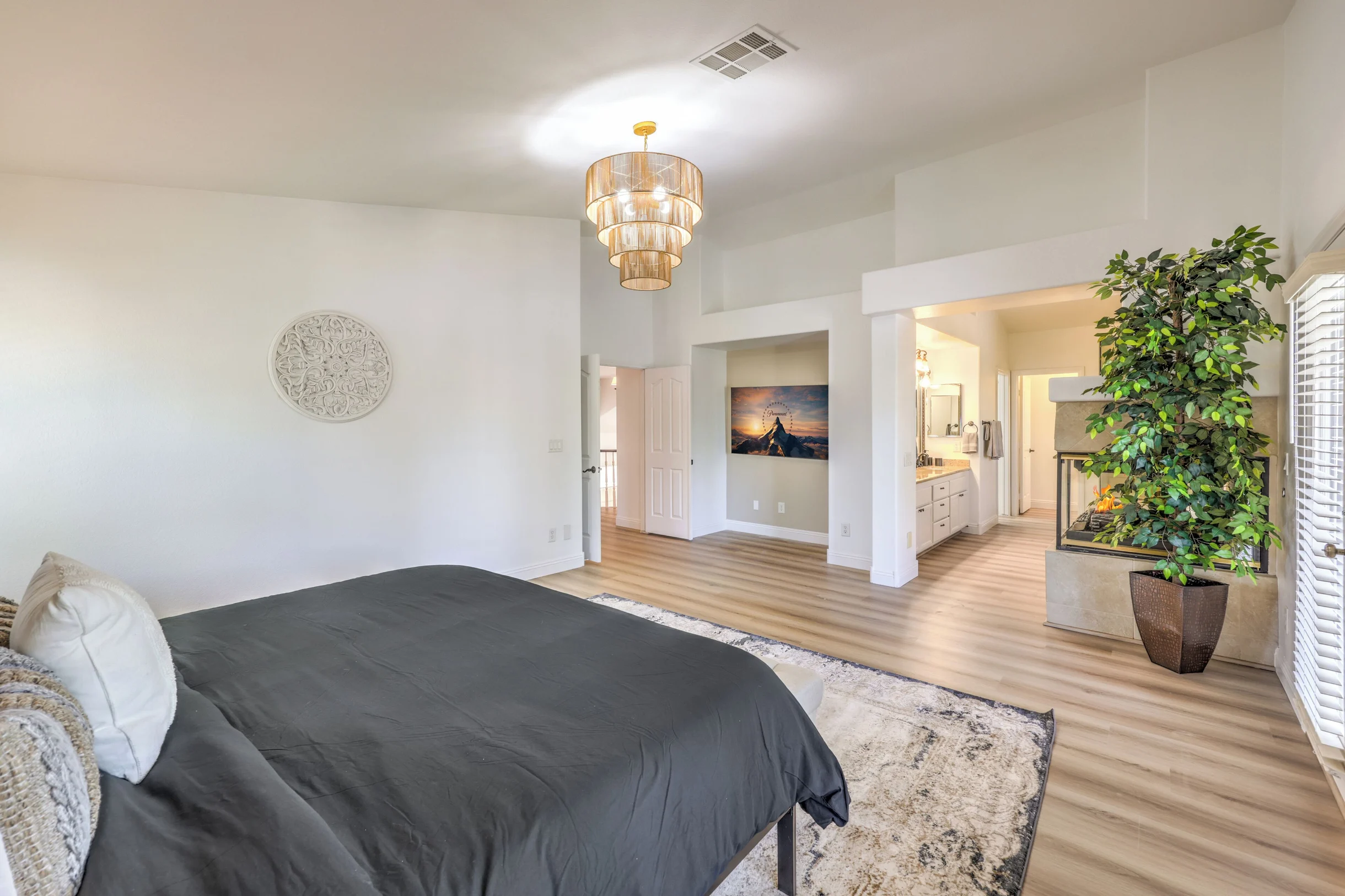 Lux Pool Villa in Green Valley Ranch with Jacuzzi #93
