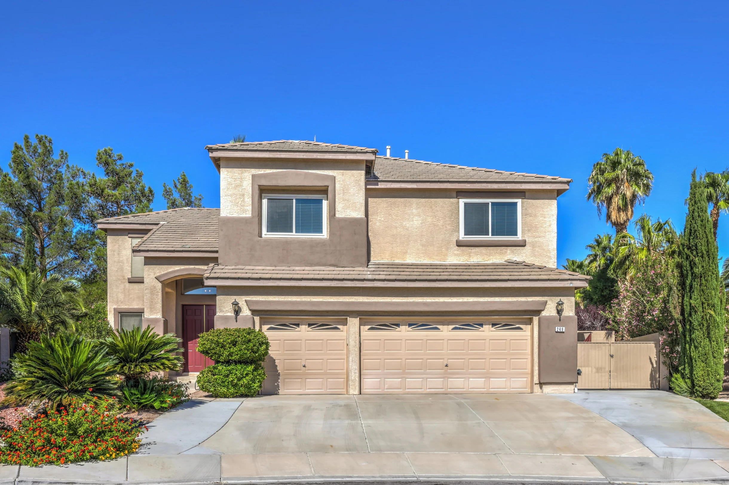 Lux Pool Villa in Green Valley Ranch with Jacuzzi #94