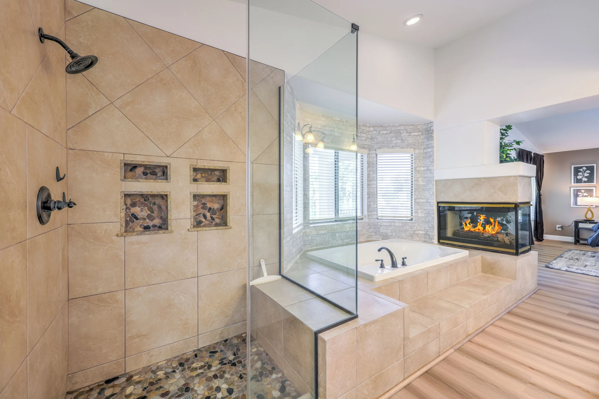 Lux Pool Villa in Green Valley Ranch with Jacuzzi #89