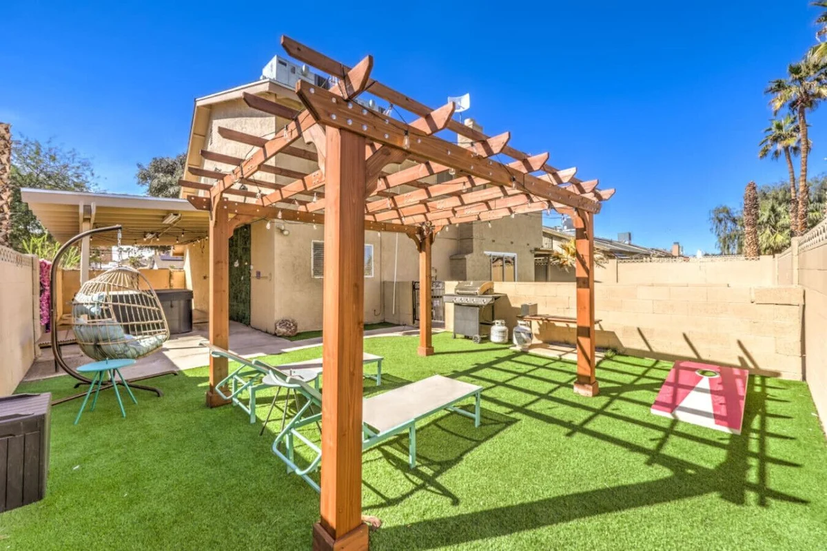 Oasis near STRIP-Lap Pool, Spa, Sauna, Poker, Deck #105