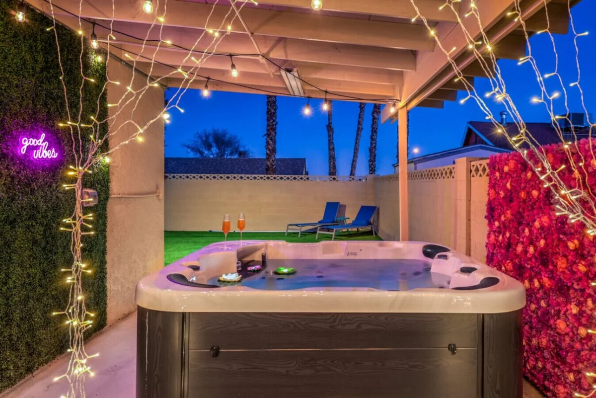 Oasis near STRIP-Lap Pool, Spa, Sauna, Poker, Deck #109