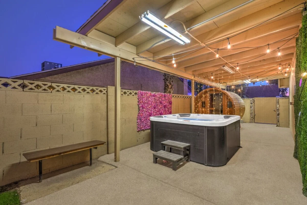 Oasis near STRIP-Lap Pool, Spa, Sauna, Poker, Deck #121