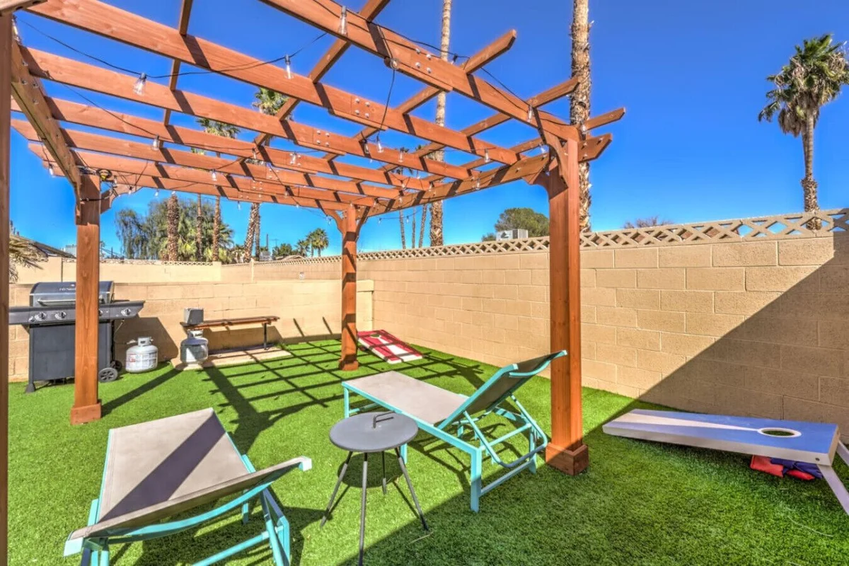 Oasis near STRIP-Lap Pool, Spa, Sauna, Poker, Deck #111