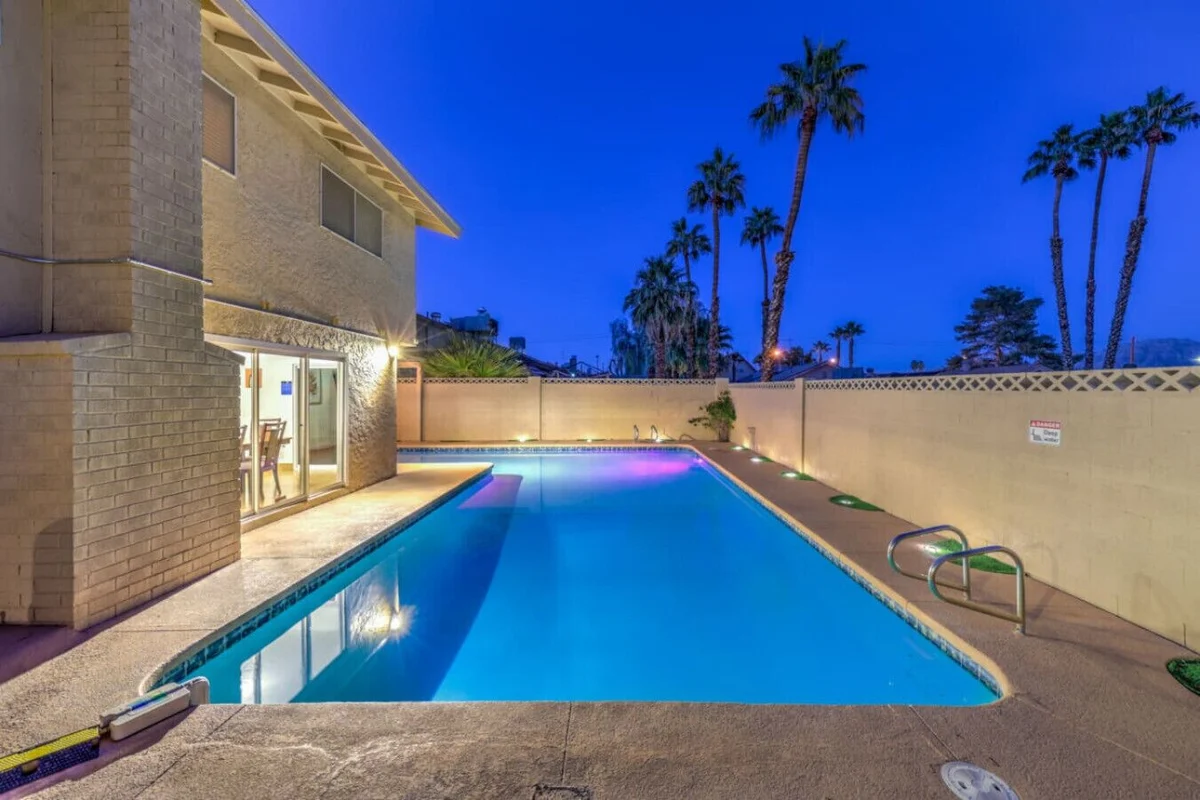 Oasis near STRIP-Lap Pool, Spa, Sauna, Poker, Deck #131
