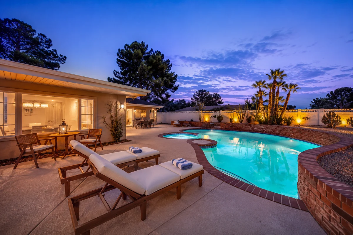Vegas Strip Pool Villa-4000sf, Spa, Sauna, Theater #140