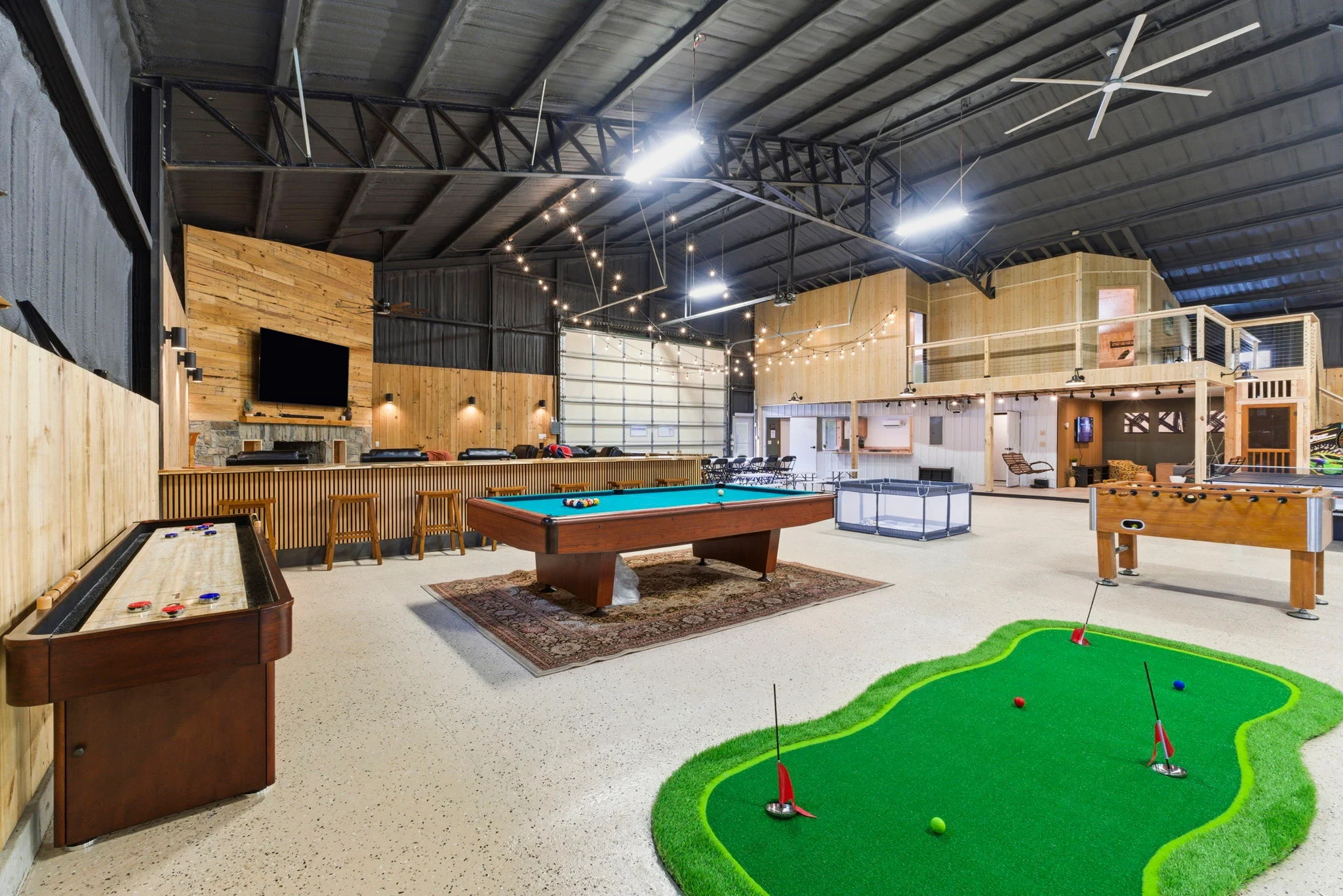Indoor Park, 55 acres, Pickleball, Walking Trails – 5 Bedroom