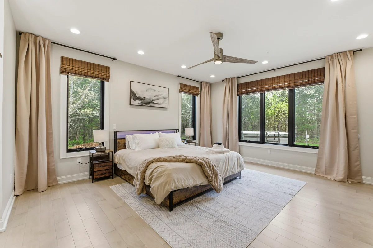 Bedroom 1 image 1